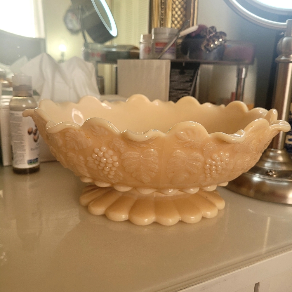 Westmoreland Peach Pedestal Bowl